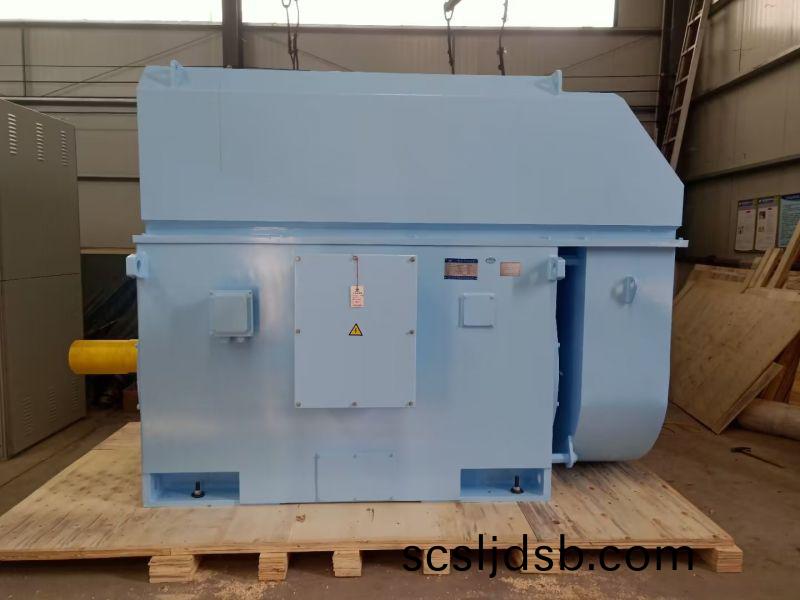 YKK係列大(da)中(zhong)型(xing)高壓三(san)相(xiang)異(yi)步電動(dong)機(ji)