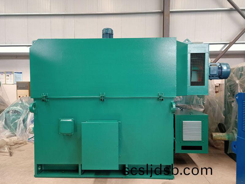 YRKK係列(lie)大中型(xing)高壓(ya)三相異步(bu)電(dian)動(dong)機(ji)