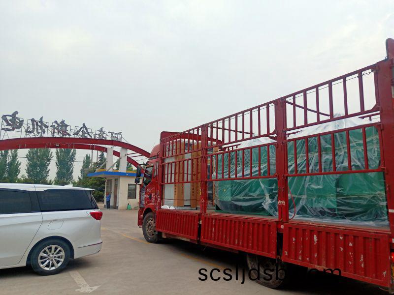 油田鑽井(jing)專(zhuan)用變(bian)頻(pin)電(dian)機、變頻櫃、開(kai)關(guan)櫃髮(fa)貨