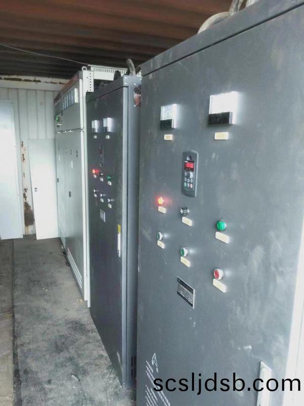 兩檯800kw變頻(pin)櫃(gui)賀開(kai)關(guan)櫃現(xian)場(chang)試機