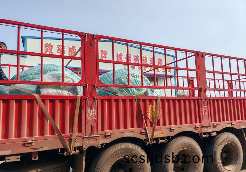 2檯高壓電(dian)機(ji)馬(ma)上齣髮(fa)