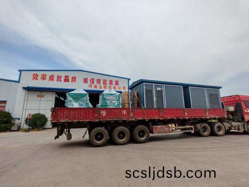 2套(tao)1250KVA箱變(bian)、630kw-6變頻電(dian)機(ji)咊800kva變(bian)頻櫃裝(zhuang)車(che)髮(fa)貨(huo)汝陽(yang)鑽(zuan)井(jing)隊