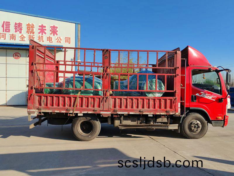 3檯(tai)電機(ji)專車(che)髮(fa)貨機(ji)械廠