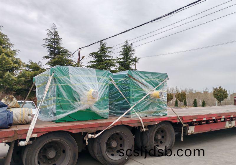 2檯(tai)630kw/10kv高壓(ya)電機(ji)髮(fa)徃港(gang)口(kou)，準備(bei)齣(chu)口